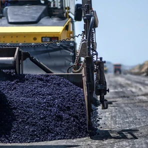 Укладка асфальтовой крошки